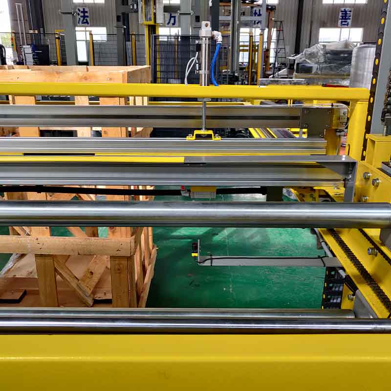 Automatic Pallet Packing with Dispenser